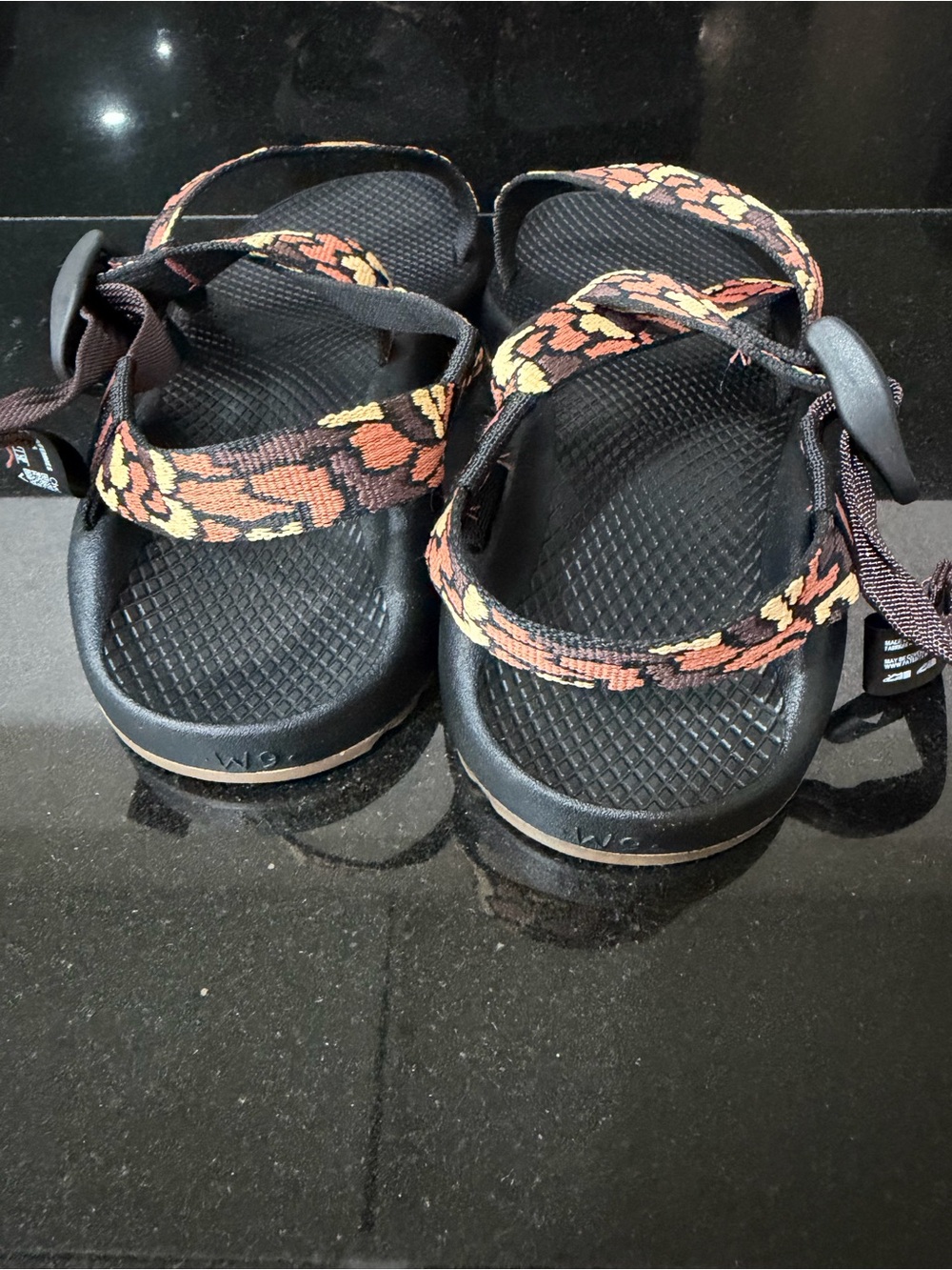Chaco Z/Cloud Women’s 9 Black Orange Double Strap Sport Sandals - Picture 5 of 7